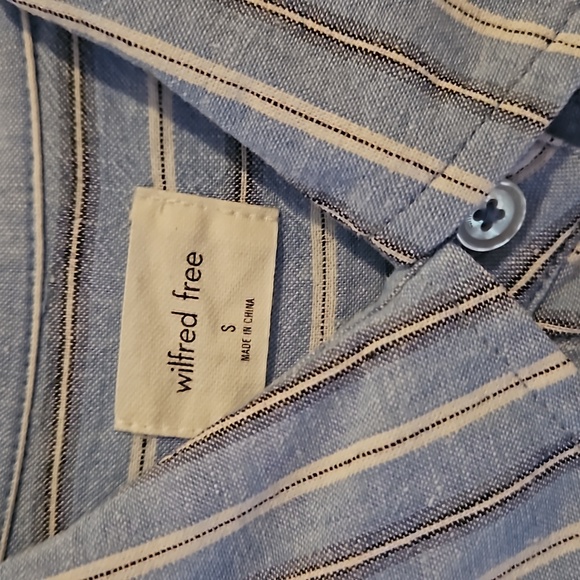 Wilfred Free (Aritzia) oversized shirt - Picture 3 of 7